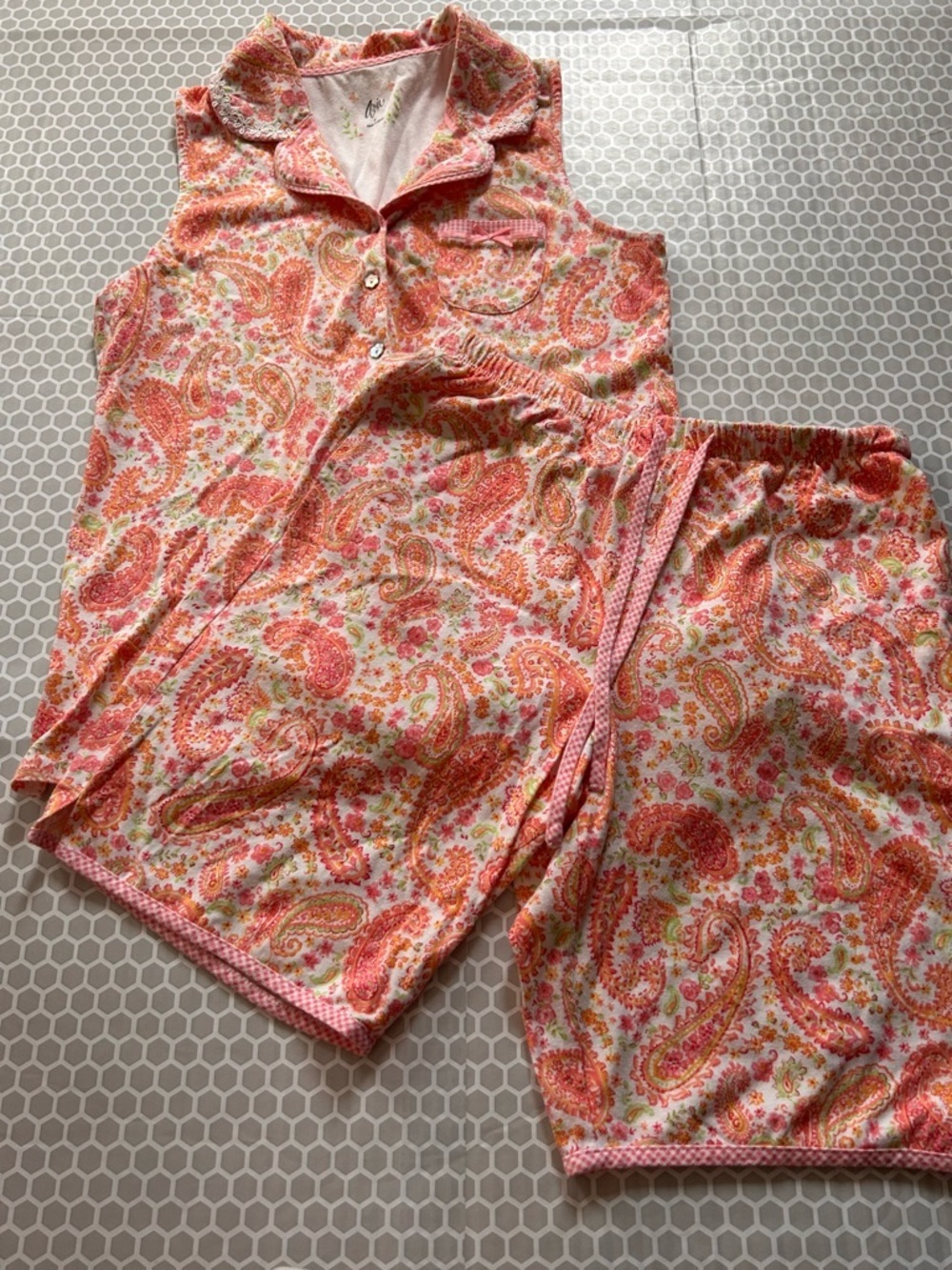 Aria Coral and Pink Paisley Two-Piece Sleeveless Sleep Set. Size S
